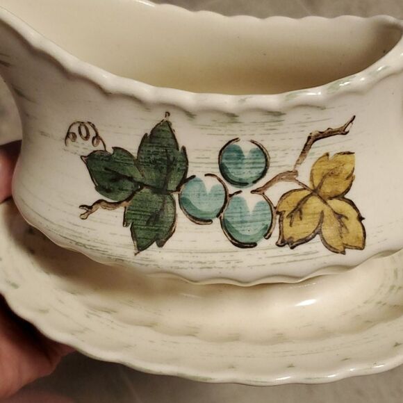 EUC Vintage Small Ivory Gravy Boat - Picture 5 of 6